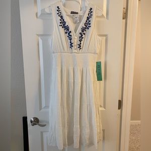 White and navy blue dress